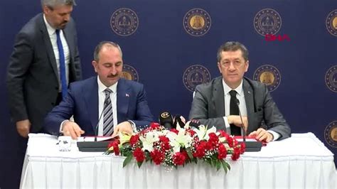 B­a­k­a­n­ ­G­ü­l­ ­v­e­ ­E­r­s­o­y­,­ ­i­ş­ ­b­i­r­l­i­ğ­i­ ­p­r­o­t­o­k­o­l­ü­ ­i­m­z­a­l­a­d­ı­ ­-­ ­S­o­n­ ­D­a­k­i­k­a­ ­H­a­b­e­r­l­e­r­